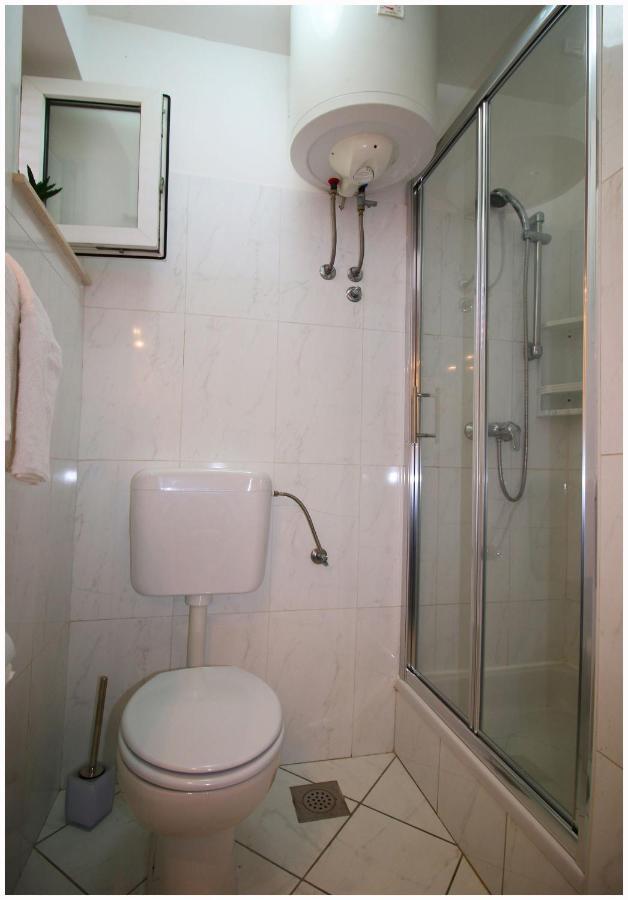 Apartments Eva Примоштен Номер фото