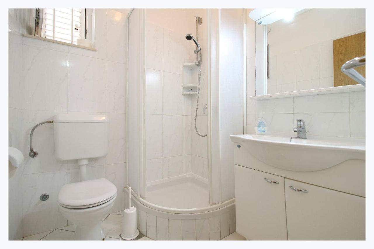 Apartments Eva Примоштен Номер фото