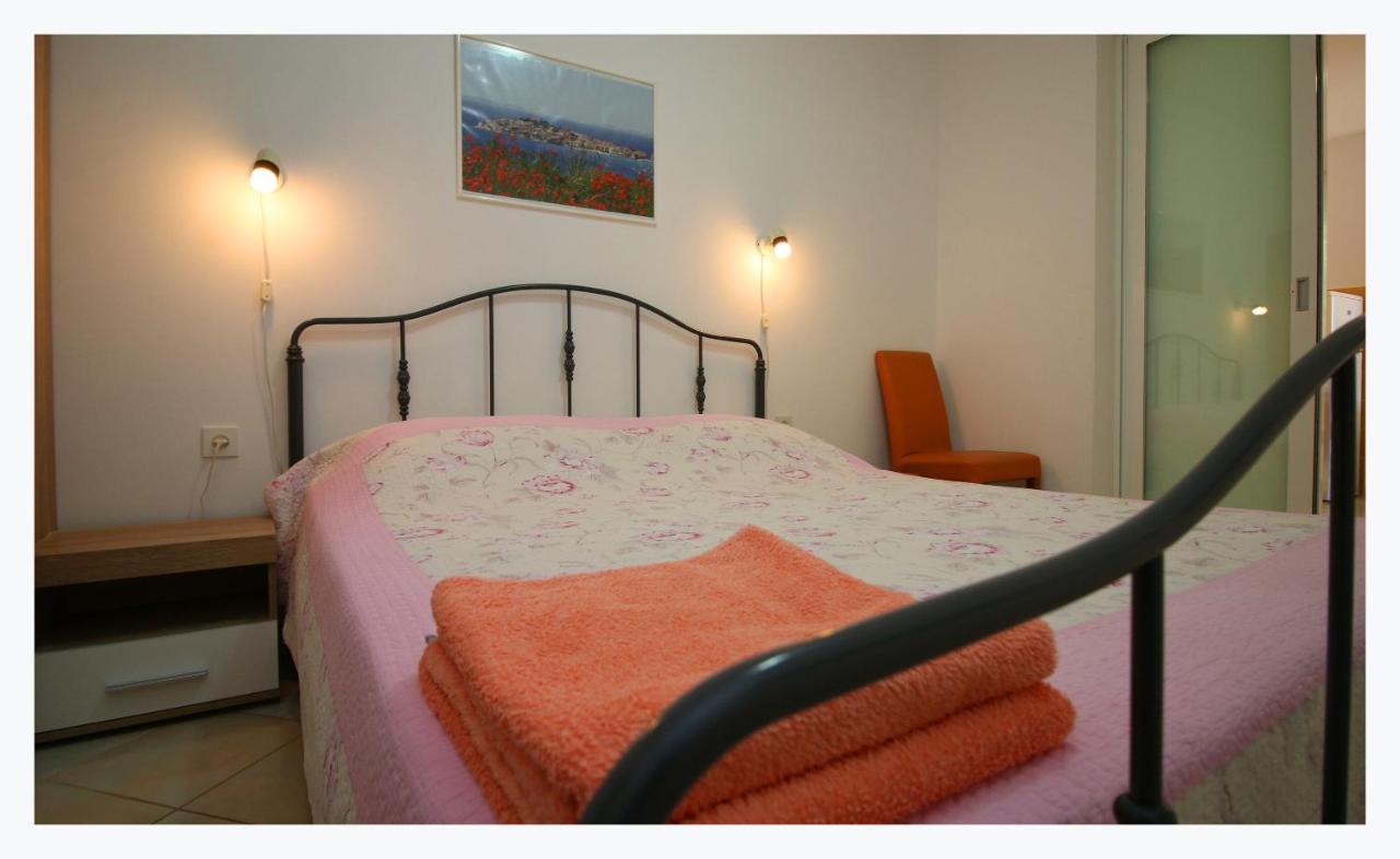 Apartments Eva Примоштен Номер фото