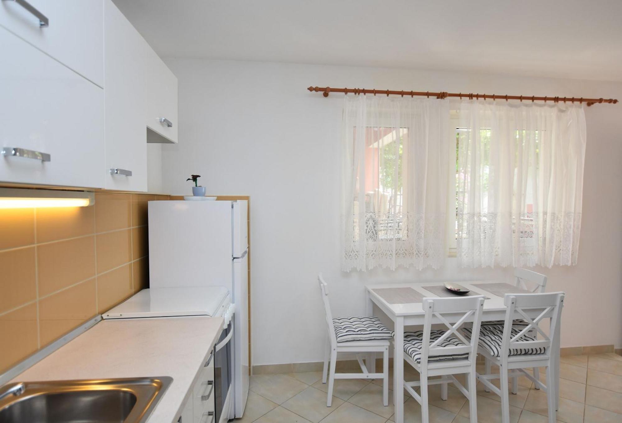 Apartments Eva Примоштен Номер фото