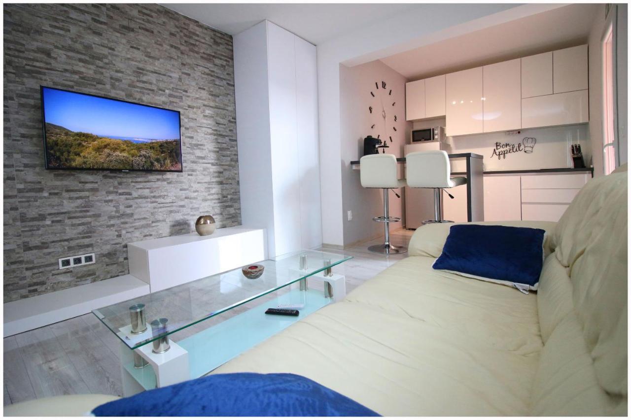 Apartments Eva Примоштен Екстер'єр фото