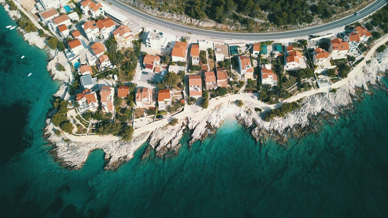 Apartments Eva Примоштен Екстер'єр фото